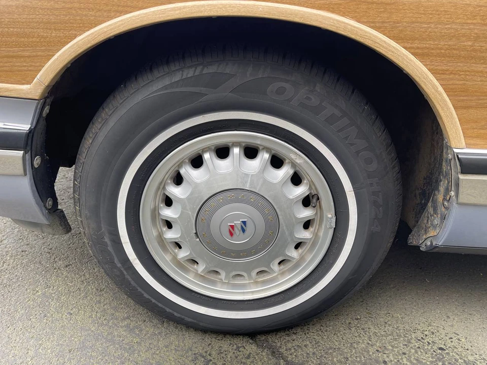 1996 Buick Roadmaster - Image 18 of 31