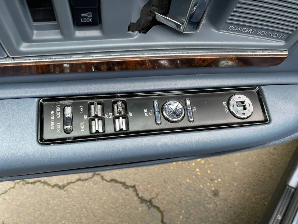 1996 Buick Roadmaster - Image 23 of 31