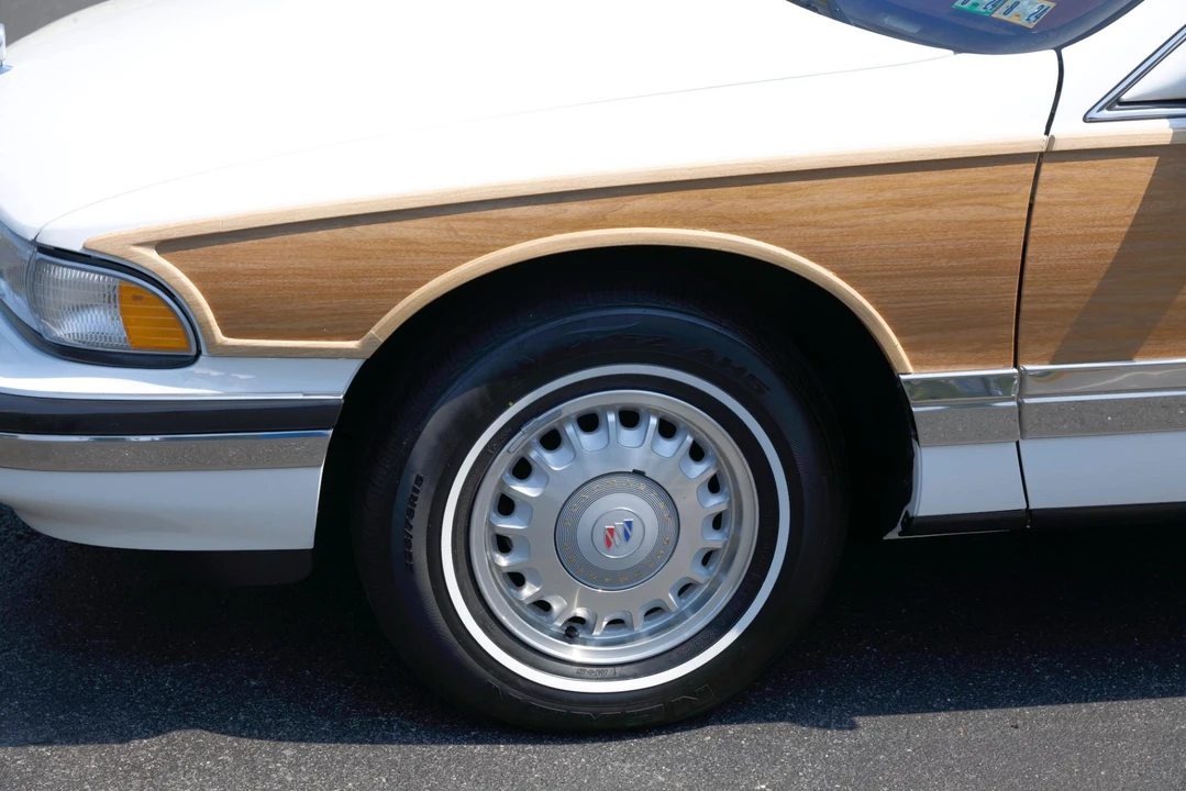 1996 Buick Roadmaster - Image 19 of 31