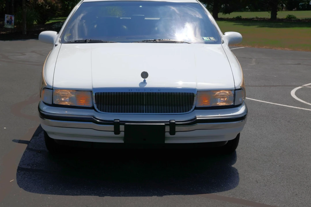 1996 Buick Roadmaster - Image 17 of 31
