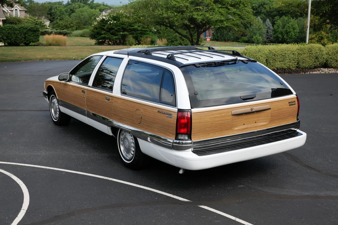 1996 Buick Roadmaster - Image 13 of 31