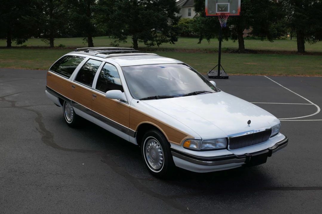 1996 Buick Roadmaster - Image 4 of 31