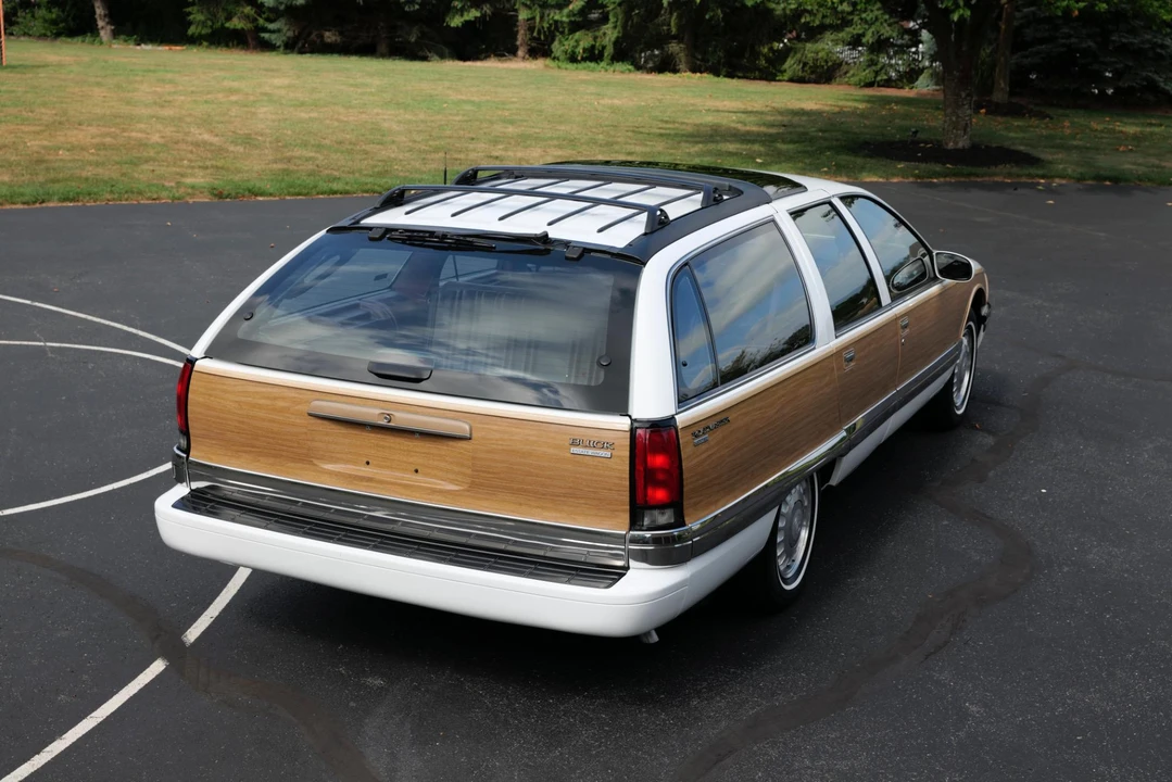 1996 Buick Roadmaster - Image 15 of 31