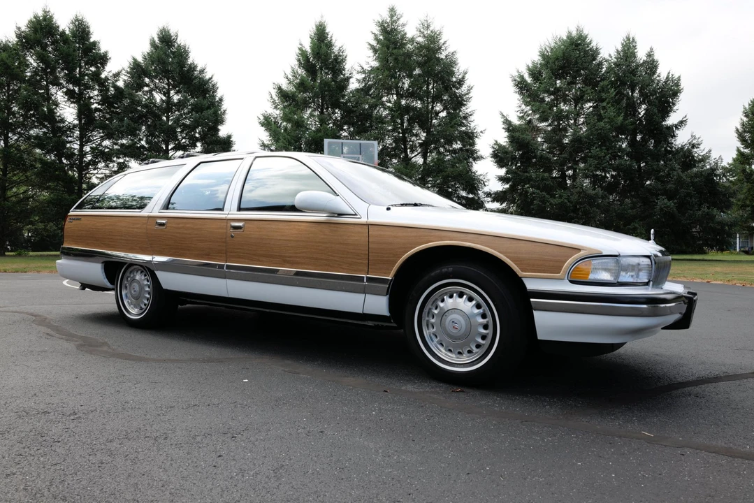 1996 Buick Roadmaster - Image 2 of 31