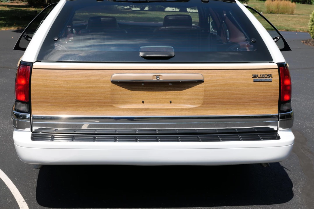 1996 Buick Roadmaster - Image 18 of 31