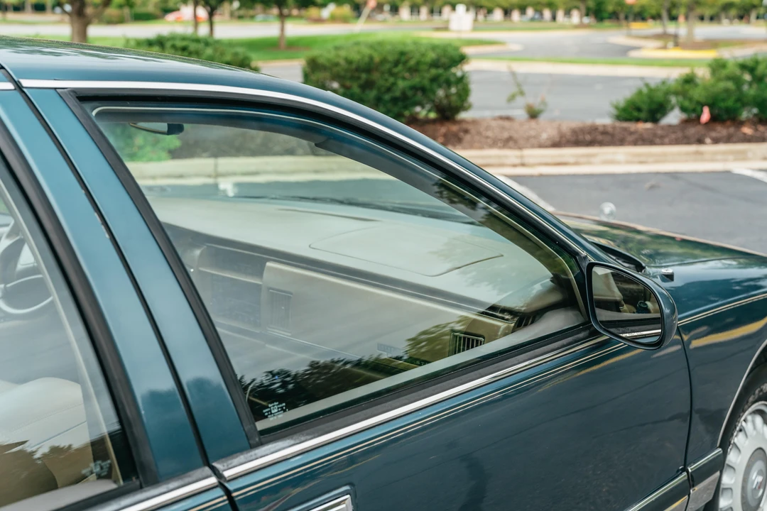 1996 Buick Roadmaster - Image 17 of 31