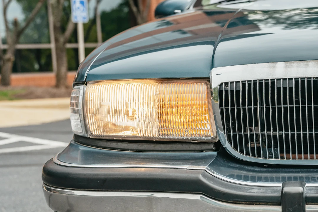 1996 Buick Roadmaster - Image 7 of 31