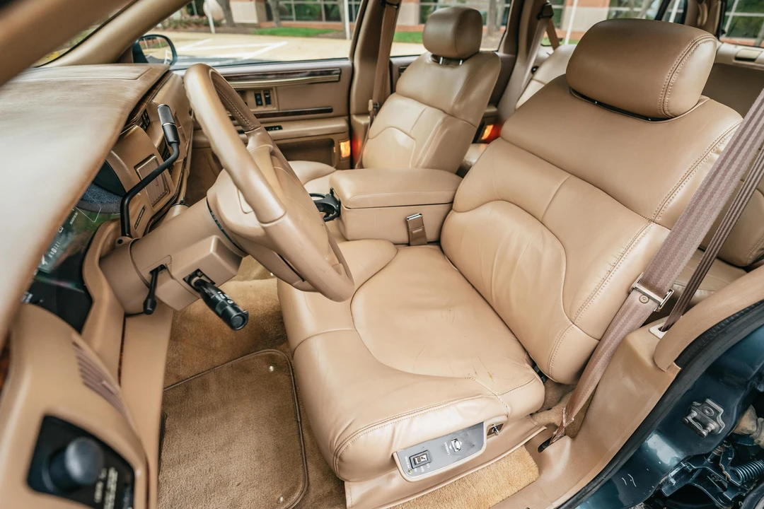 1996 Buick Roadmaster - Image 27 of 31
