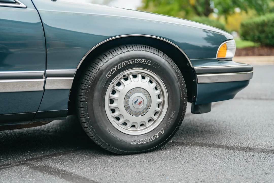 1996 Buick Roadmaster - Image 25 of 31
