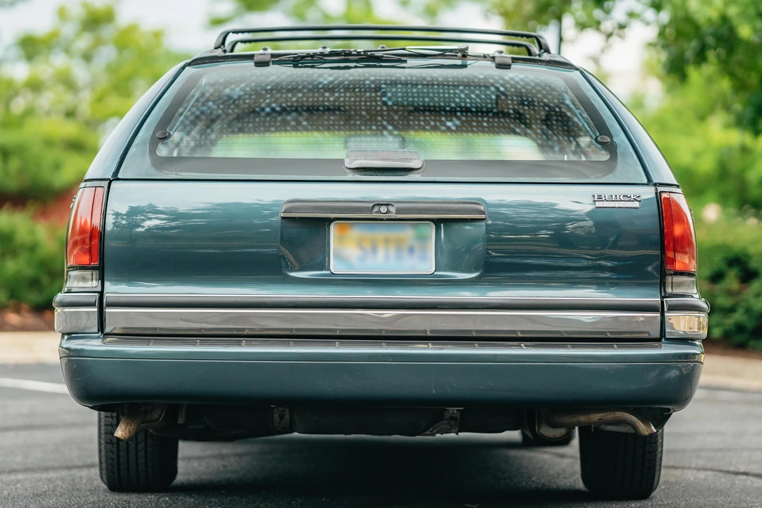 1996 Buick Roadmaster - Image 5 of 31