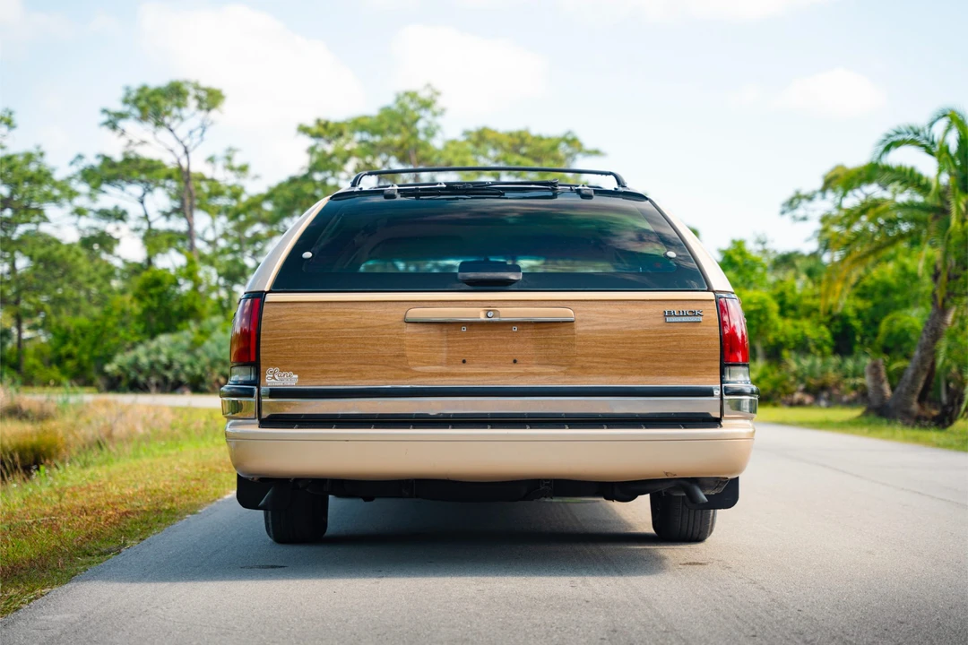 1996 Buick Roadmaster - Image 8 of 31