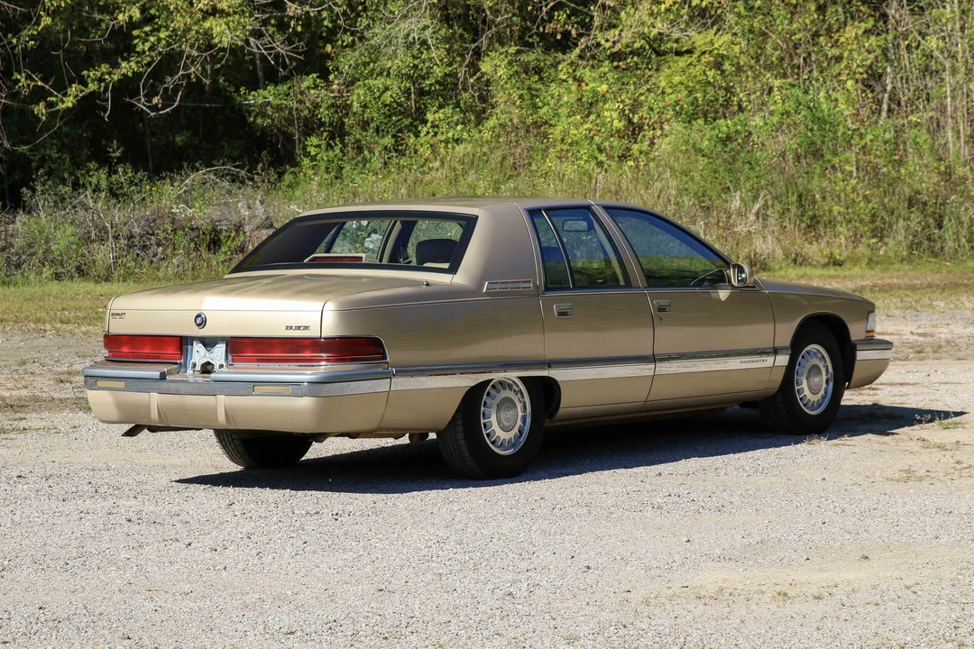 1996 Buick Roadmaster - Image 6 of 31