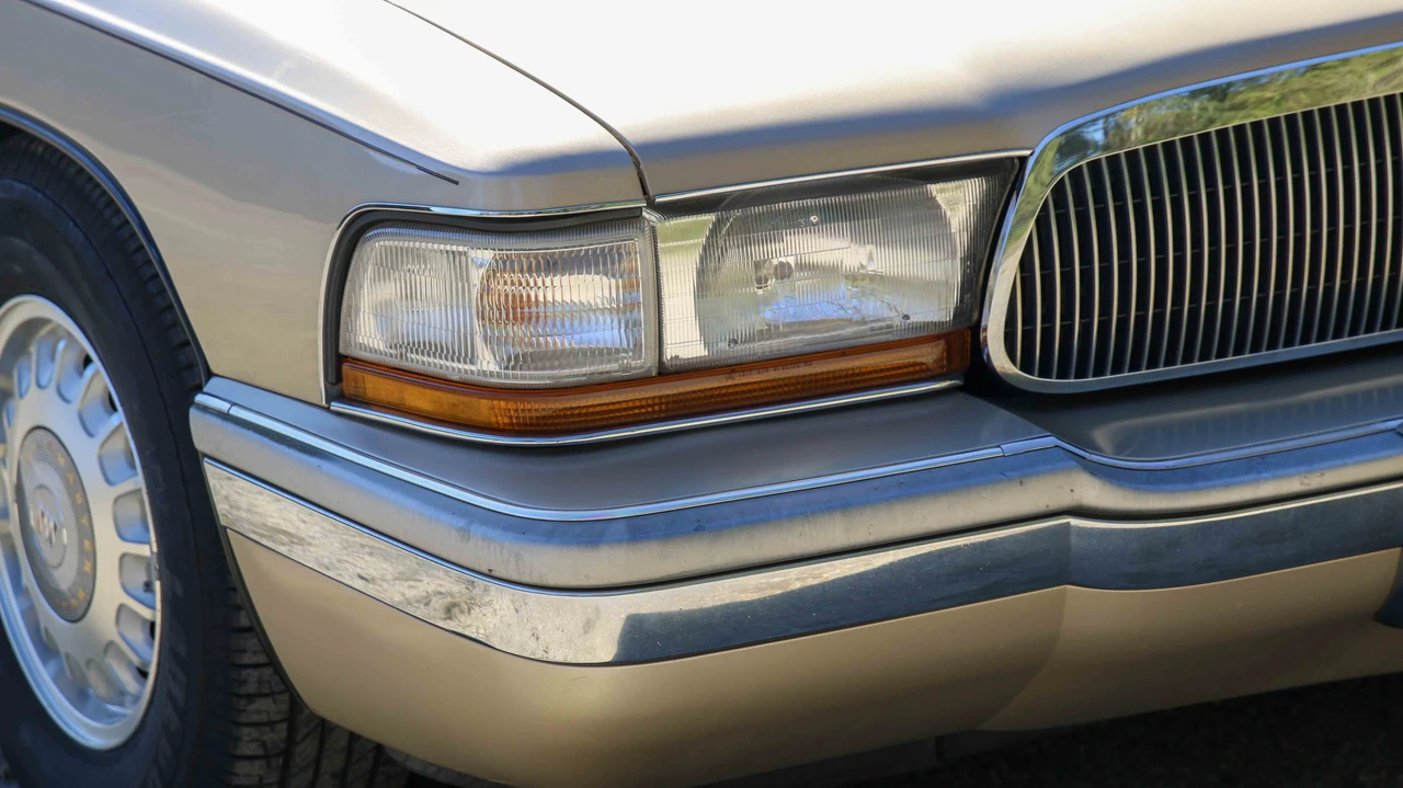1996 Buick Roadmaster - Image 15 of 31