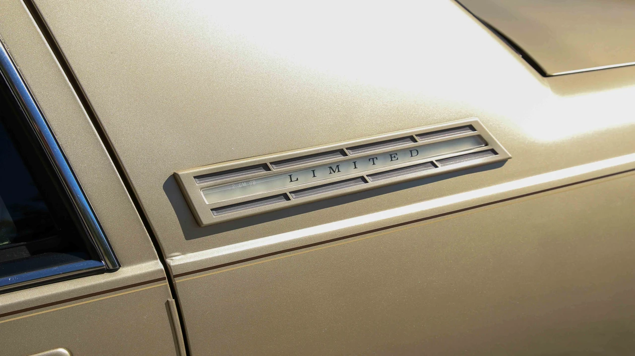1996 Buick Roadmaster - Image 25 of 31