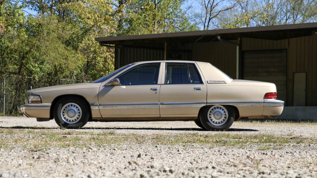 1996 Buick Roadmaster - Image 3 of 31
