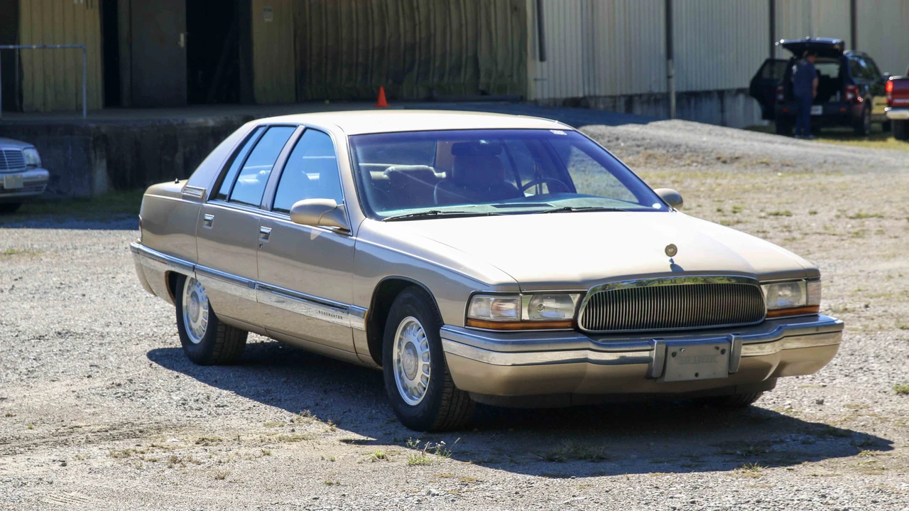 1996 Buick Roadmaster - Image 11 of 31