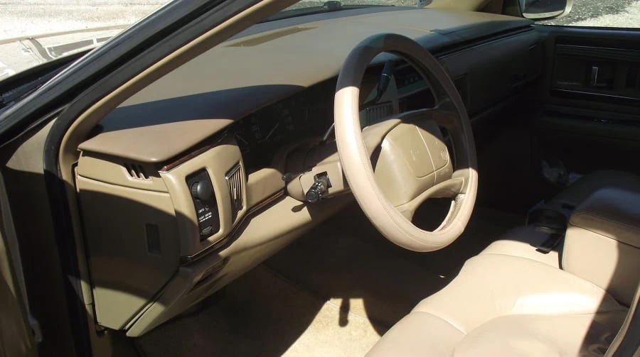 1996 Buick Roadmaster - Image 5 of 10