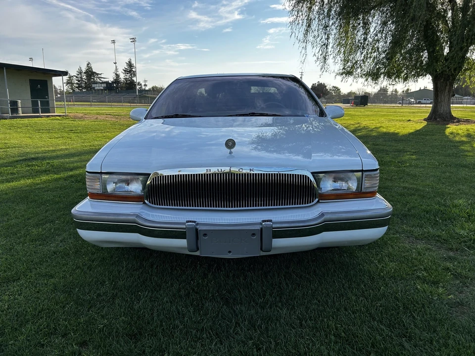 1996 Buick Roadmaster - Image 13 of 31