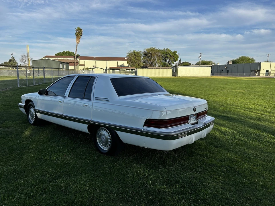 1996 Buick Roadmaster - Image 5 of 31
