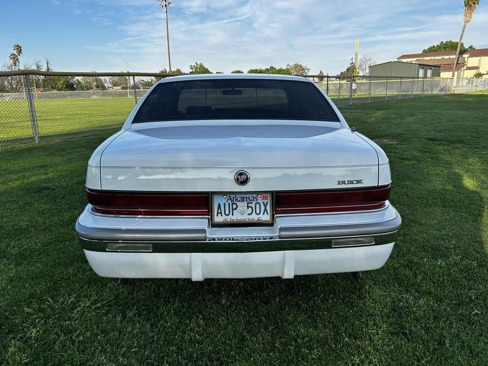1996 Buick Roadmaster - Image 7 of 31