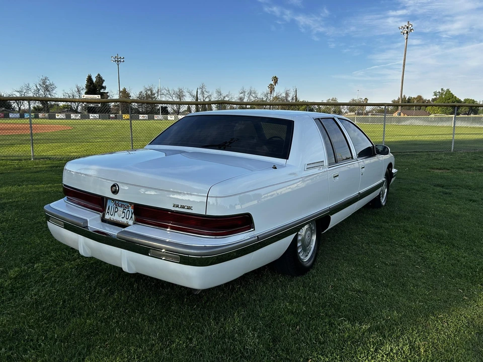 1996 Buick Roadmaster - Image 8 of 31