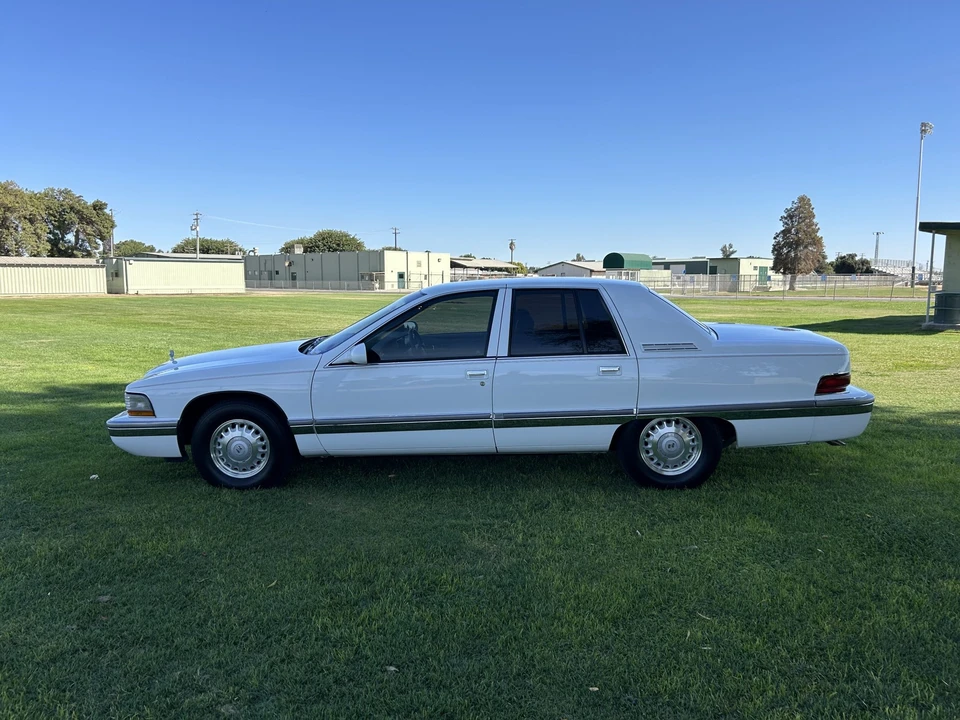 1996 Buick Roadmaster - Image 4 of 31