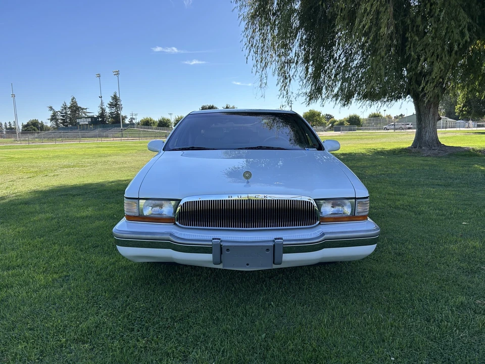 1996 Buick Roadmaster - Image 12 of 31