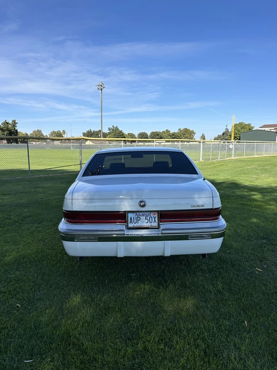 1996 Buick Roadmaster - Image 6 of 31
