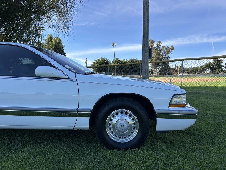 1996 Buick Roadmaster - Image 24 of 31