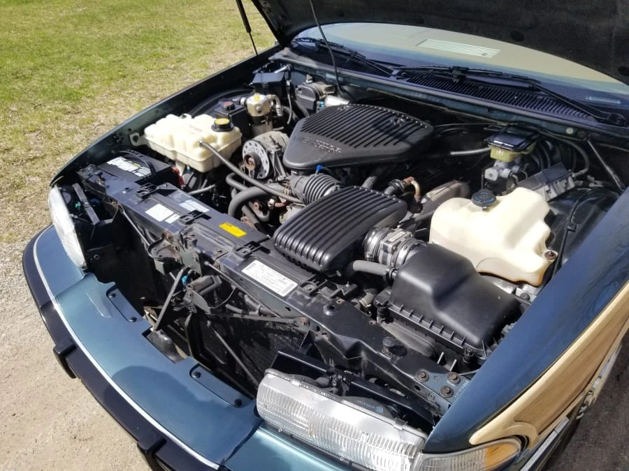 1996 Buick Roadmaster - Image 9 of 12