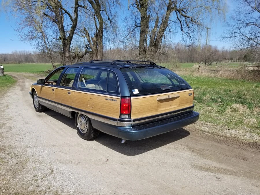 1996 Buick Roadmaster - Image 3 of 12