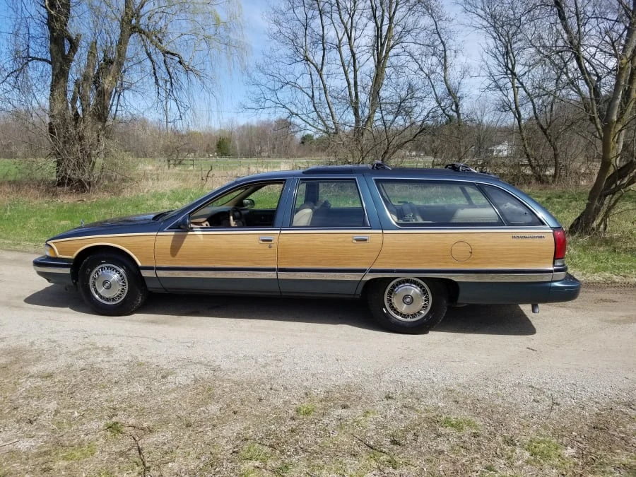 1996 Buick Roadmaster - Image 2 of 12