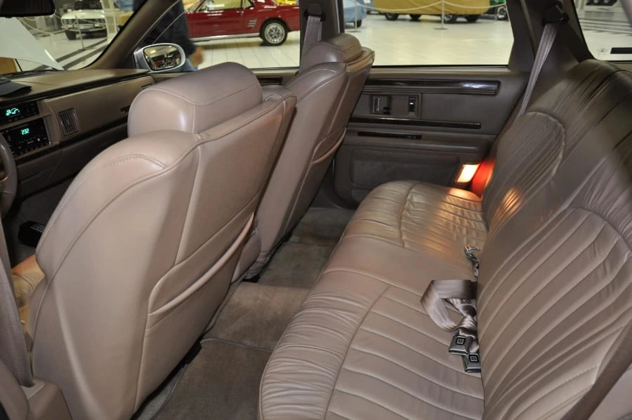 1996 Buick Roadmaster - Image 5 of 8