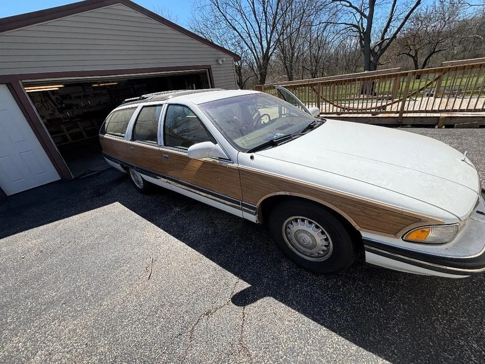 1996 Buick Roadmaster - Image 13 of 16