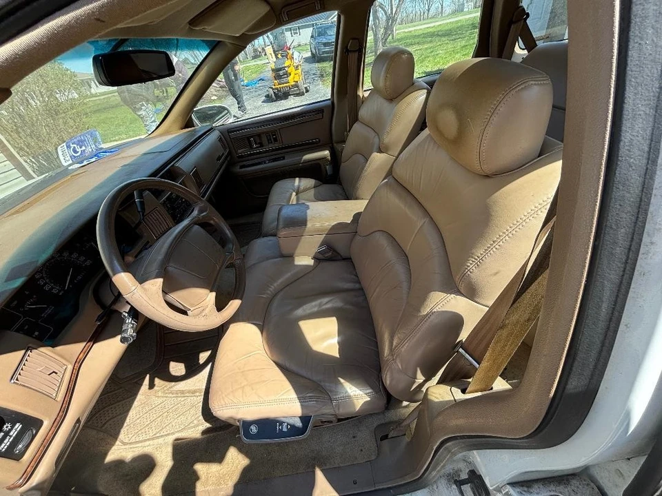 1996 Buick Roadmaster - Image 7 of 16