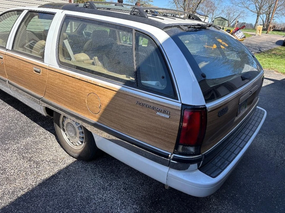 1996 Buick Roadmaster - Image 5 of 16
