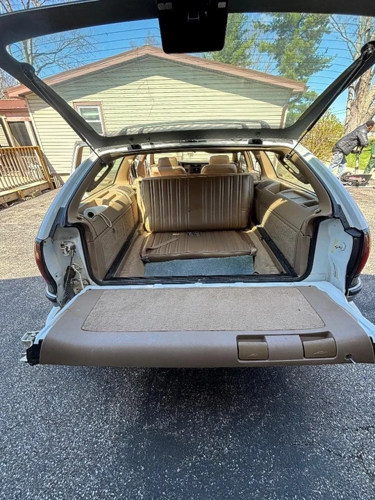 1996 Buick Roadmaster - Image 10 of 16