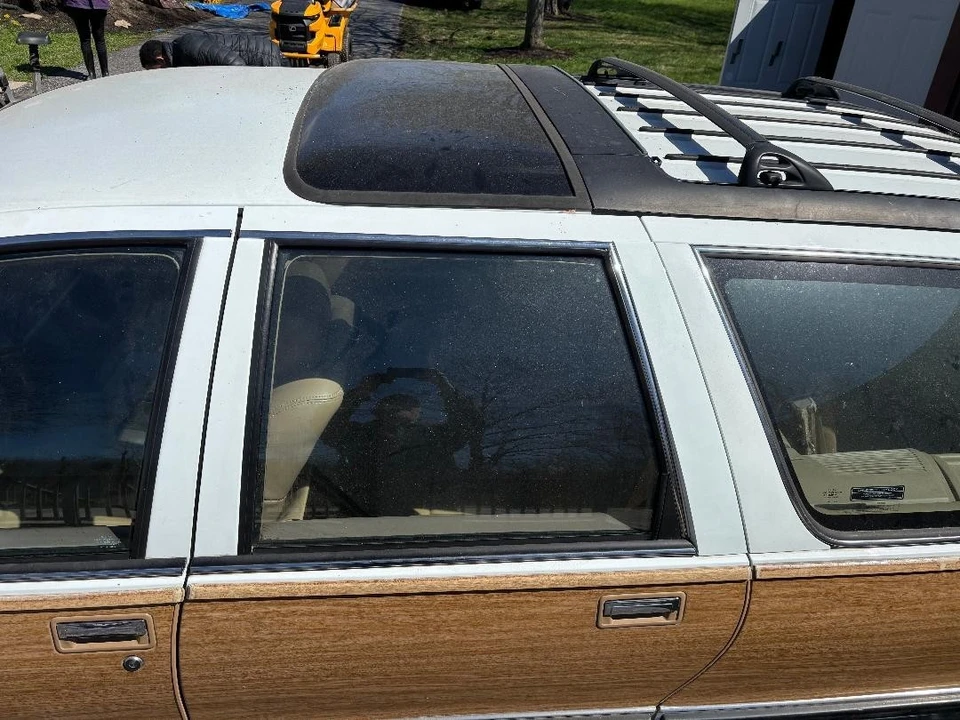 1996 Buick Roadmaster - Image 4 of 16