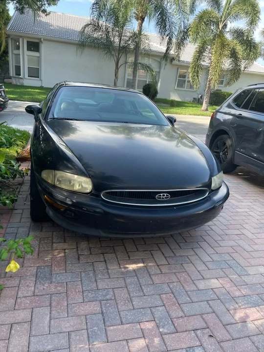 1996 Buick Riviera 8th Gen - Image 2 of 2