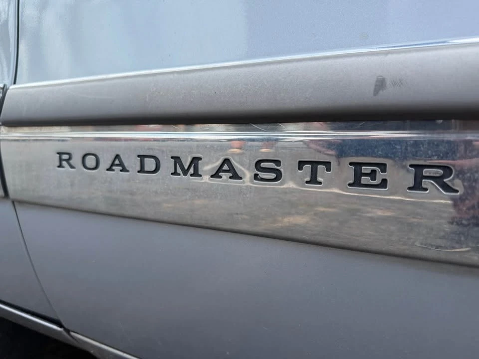 1996 Buick Roadmaster - Image 4 of 10