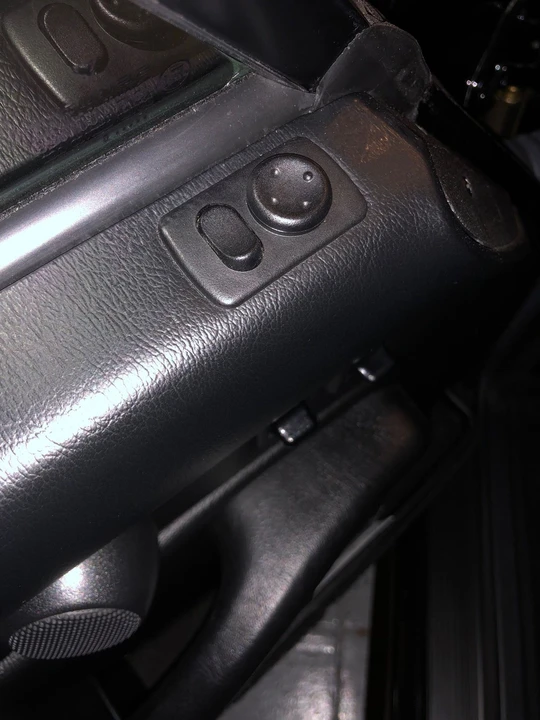 1996 Porsche 993 Carrera 4S - Image 12 of 16