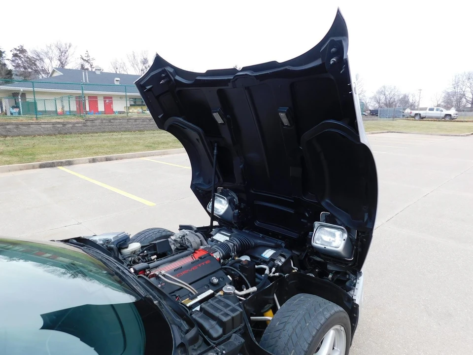 1996 Chevrolet Corvette C4 - Image 18 of 21