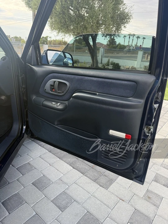 1996 Chevrolet Tahoe 1st Gen - Image 10 of 20