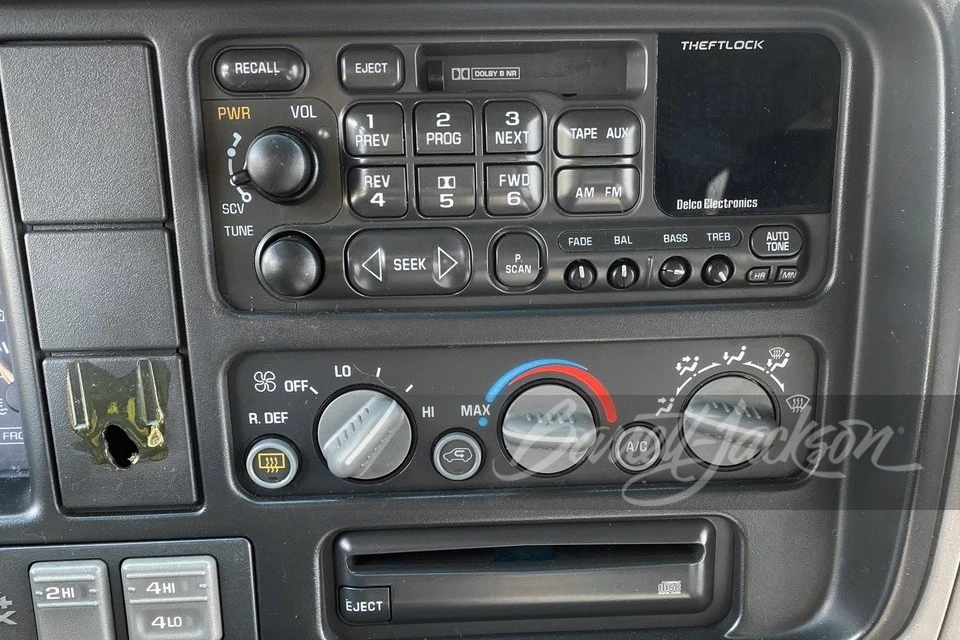 1996 Chevrolet Tahoe 1st Gen - Image 7 of 15