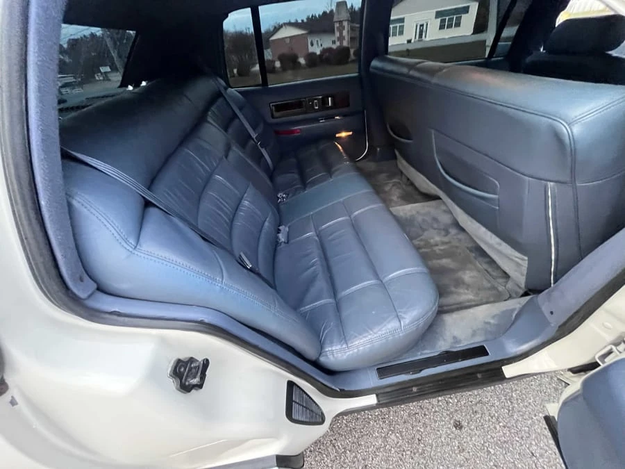 1996 Cadillac Brougham - Image 22 of 28