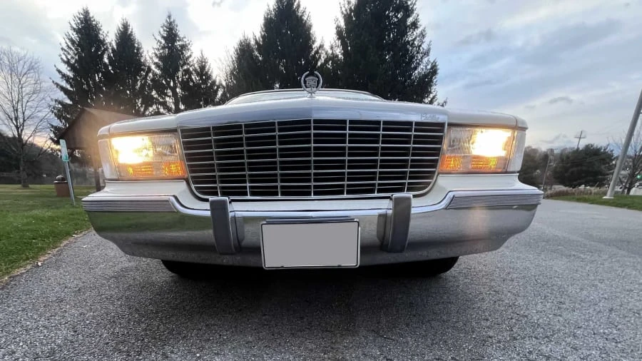 1996 Cadillac Brougham - Image 4 of 28