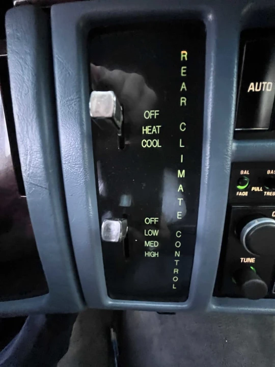 1996 Cadillac Brougham - Image 25 of 28