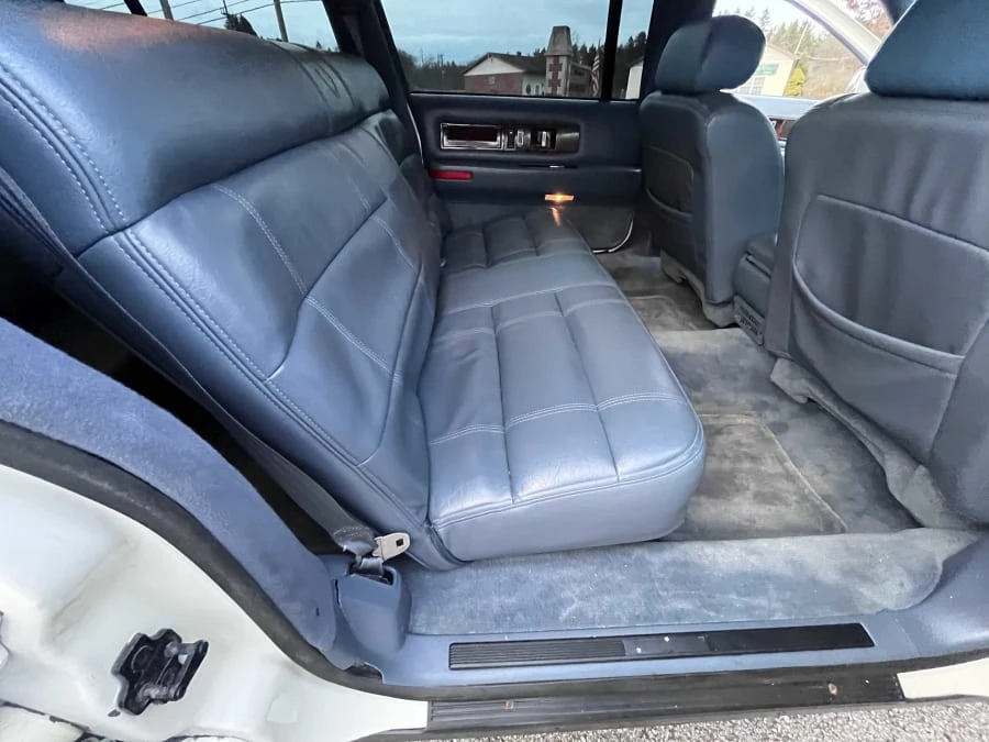 1996 Cadillac Brougham - Image 20 of 28