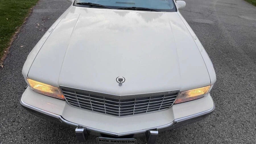 1996 Cadillac Brougham - Image 9 of 28