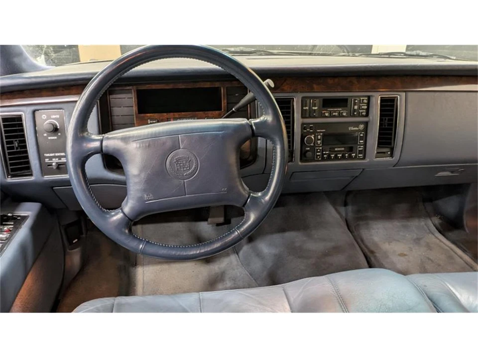 1996 Cadillac Brougham - Image 9 of 10